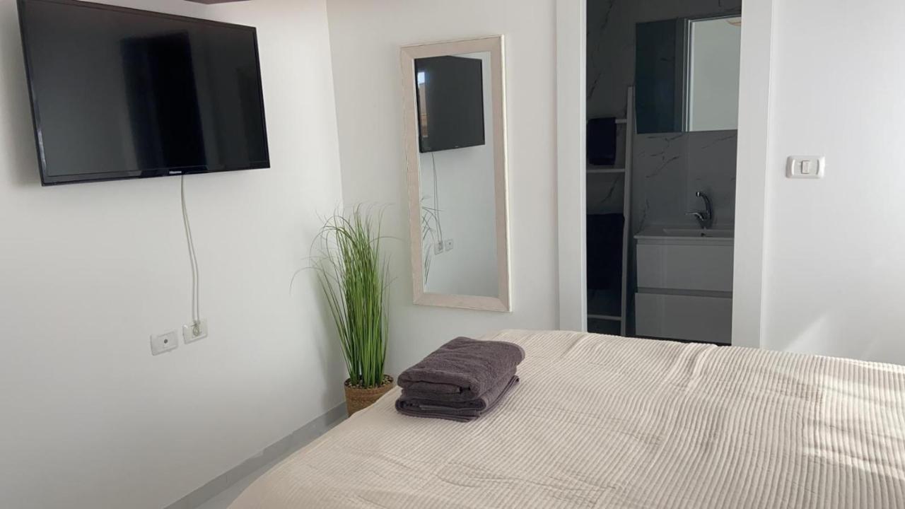 פנינת הדקל בבאר אורה Hotel Kültér fotó